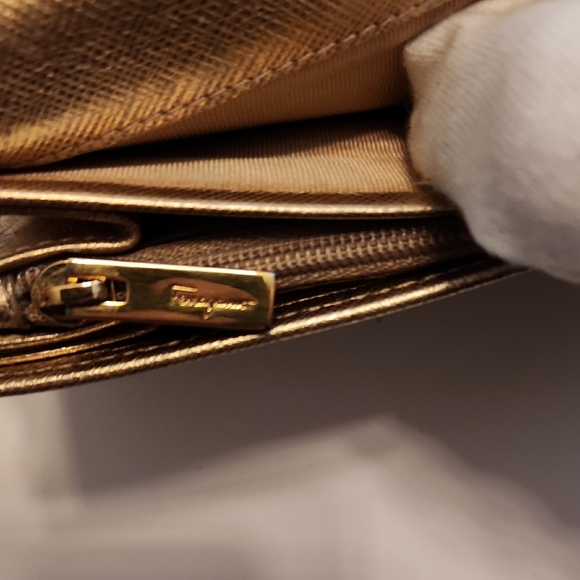 Salvatore Farragamo Metallic Gold Long Wallet - Picture 8 of 15
